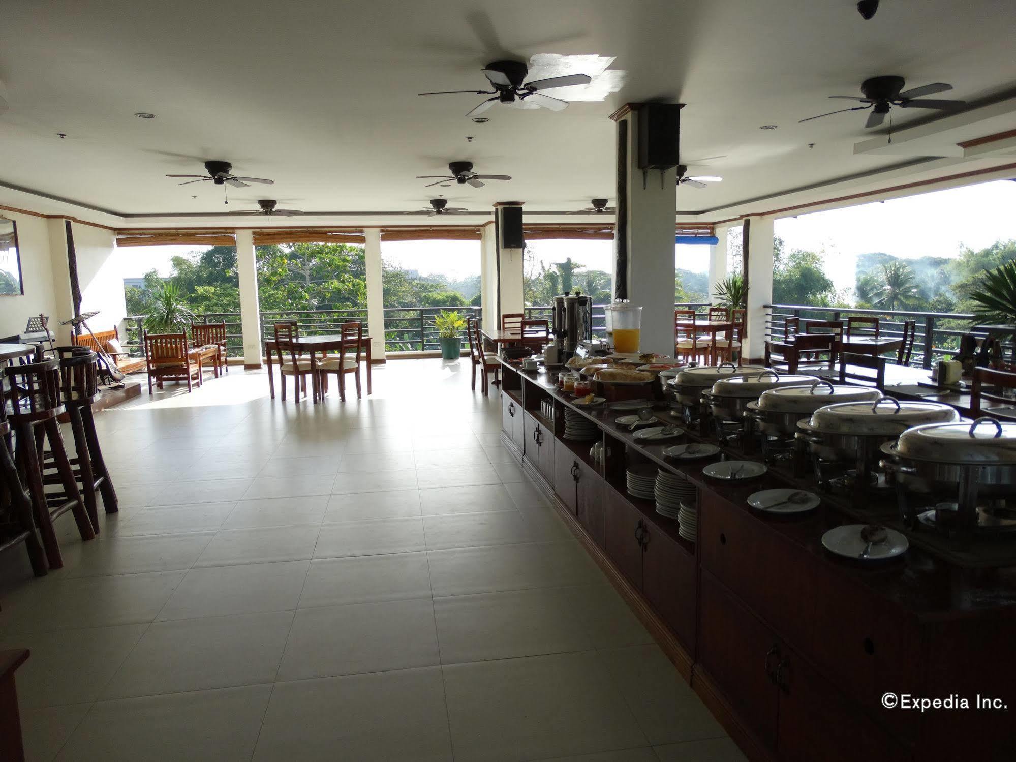 Ipil Suites Puerto Princesa Exterior foto
