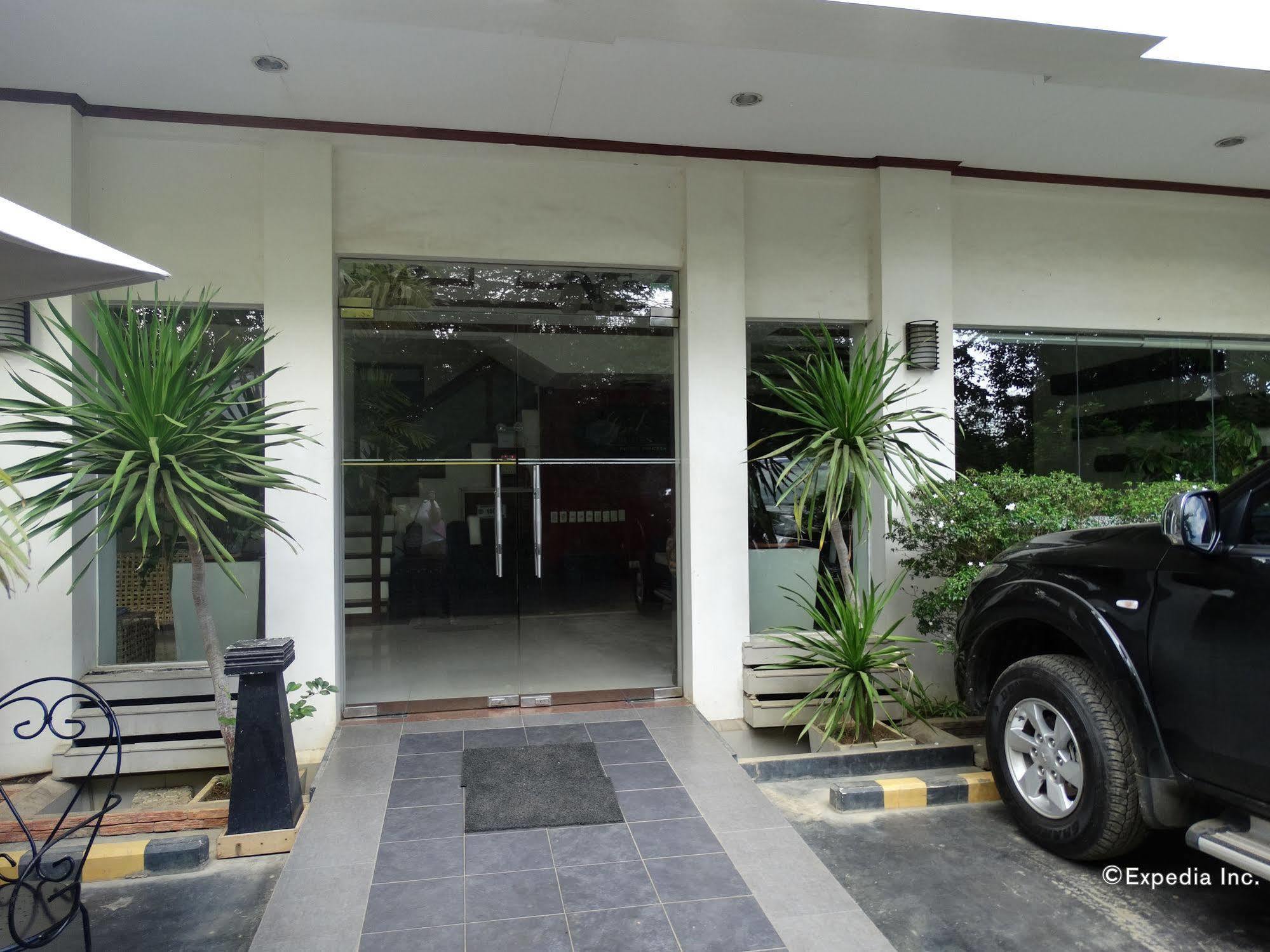 Ipil Suites Puerto Princesa Exterior foto