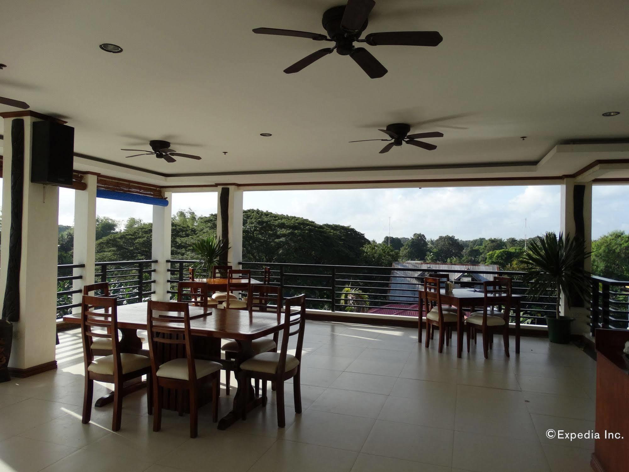 Ipil Suites Puerto Princesa Exterior foto