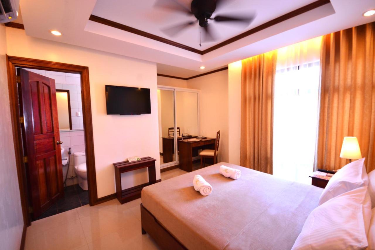 Ipil Suites Puerto Princesa Exterior foto